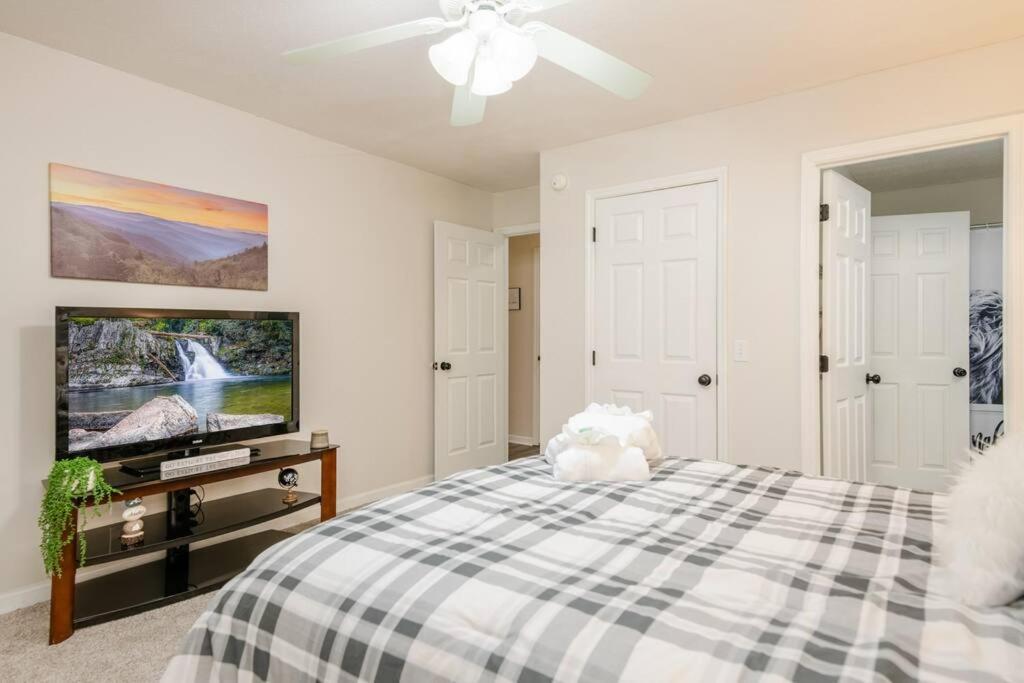 Great Smoky Mountain Get-Away Villa Pigeon Forge Exterior photo